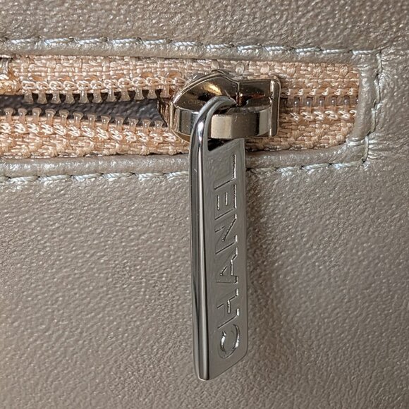 Chanel Rare Box Bag in Woven Rattan and Champaign Gold Leather - Picture 10 of 16